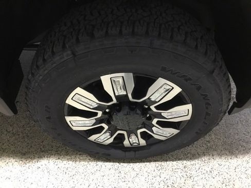 New 2025 GMC Sierra 2500 Denali w/ Denali Reserve Package image 32