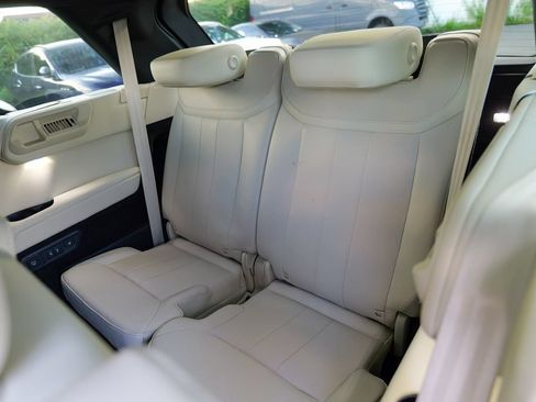 Used 2025 Land Rover Range Rover Long Wheelbase SE AWD/4WD image 29