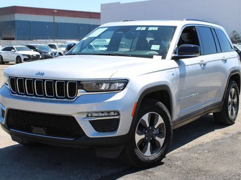 Used 2024 Jeep Grand Cherokee Limited 4xe AWD/4WD image 11