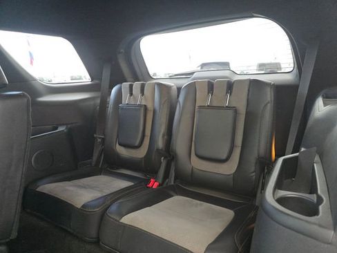 Used 2017 Ford Explorer XLT w/ Equipment Group 202A image 16
