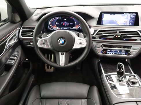 Used 2022 BMW 750i xDrive 750i xDrive w/ Executive Package image 4