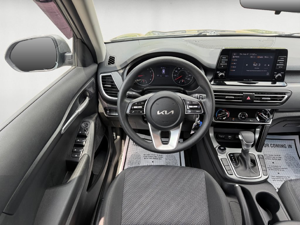 Used 2023 Kia Seltos LX AWD/4WD image 12