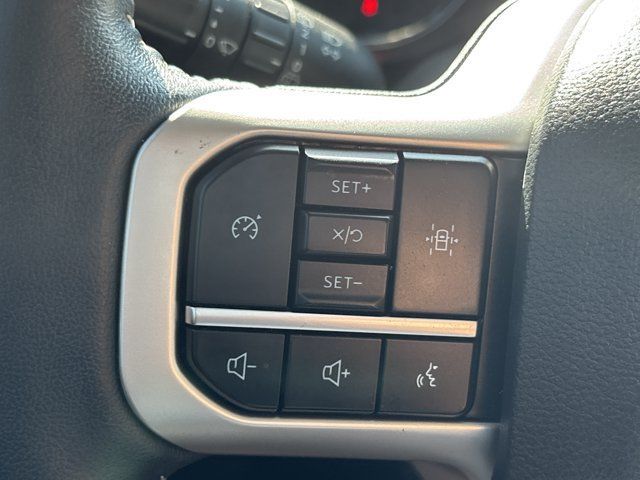 Used 2024 Ford Expedition XLT AWD/4WD image 28