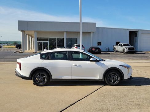 Used 2025 Kia K4 FWD image 6