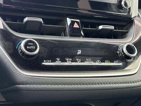 Used 2020 Toyota Corolla SE image 23