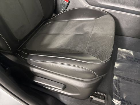 Used 2023 Jeep Grand Cherokee L Laredo image 31