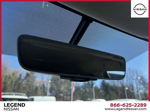 Used 2018 Nissan Rogue SV w/ Premium Package image 28