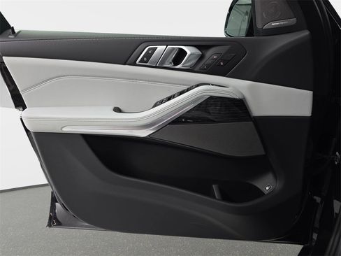 New 2026 BMW X5 xDrive50e w/ Executive Package image 26