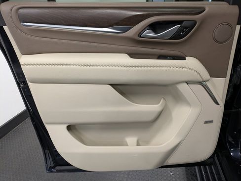 Used 2022 GMC Yukon XL Denali w/ Denali Premium Package image 21