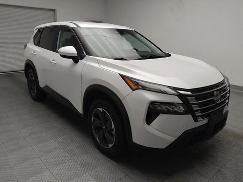 Used 2025 Nissan Rogue SV FWD image 13