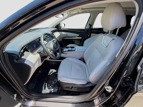 Used 2024 Hyundai Tucson Limited FWD image 16