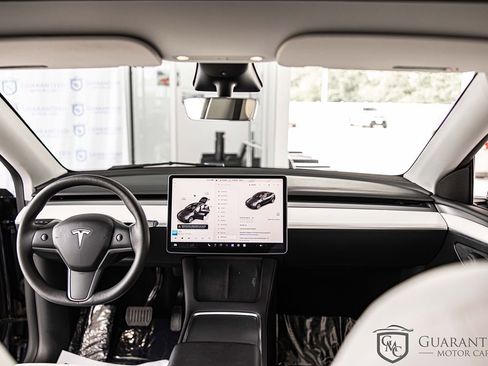 Used 2023 Tesla Model Y Long Range AWD/4WD image 32