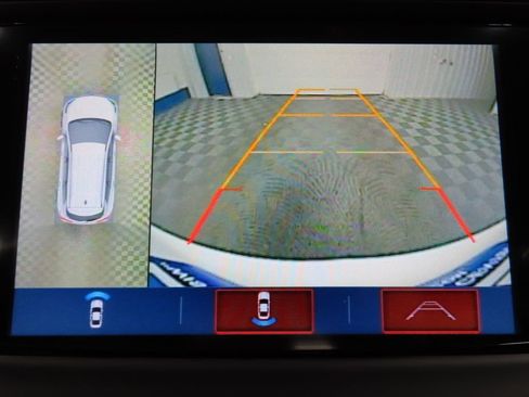 Used 2018 Buick Enclave Avenir w/ Avenir Technology Package AWD/4WD image 17