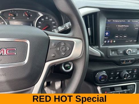 Used 2024 GMC Terrain SLE w/ Driver Convenience Package FWD image 18