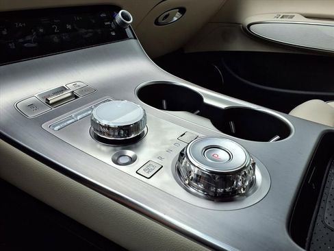 Used 2026 Genesis GV70 2.5T Advanced image 22