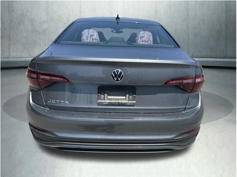 Used 2023 Volkswagen Jetta Sport FWD image 3