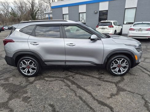 Used 2021 Kia Seltos SX image 2