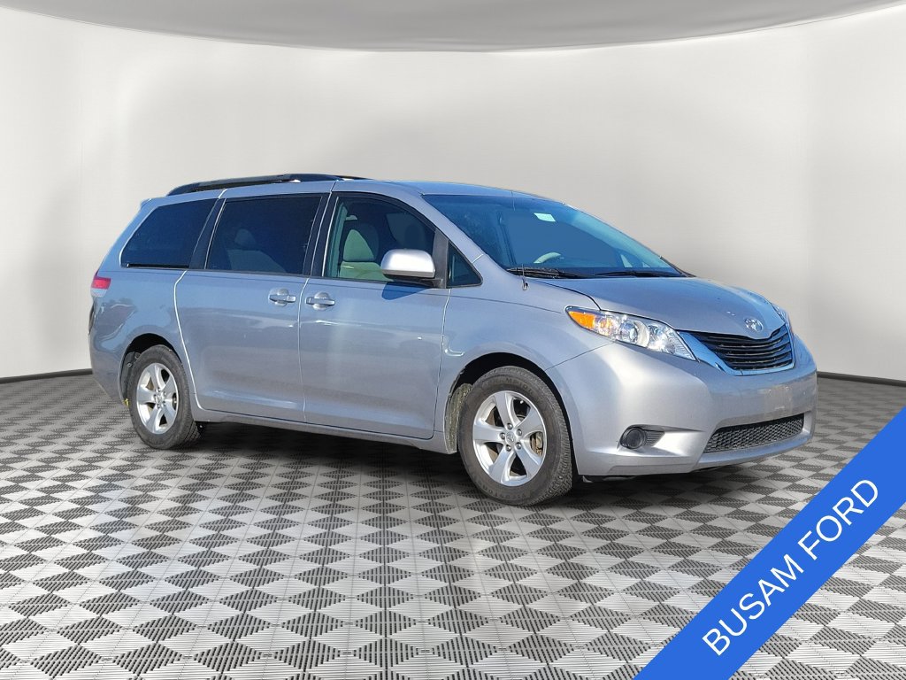 Used 2014 Toyota Sienna LE FWD 360° Tour