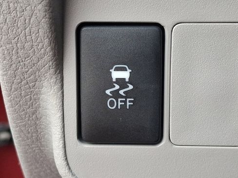 Used 2013 Toyota Corolla L FWD image 25