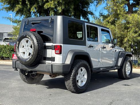 Used 2010 Jeep Wrangler Unlimited Sport image 14