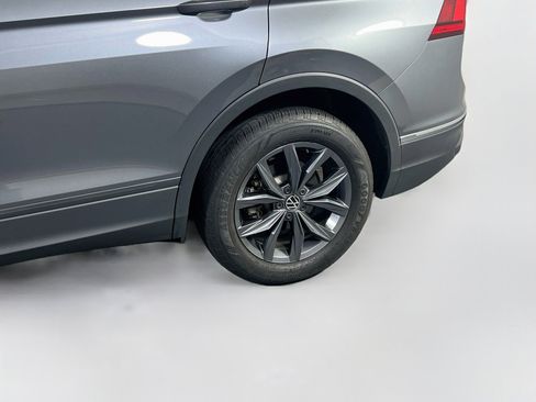 Used 2023 Volkswagen Tiguan SE AWD/4WD image 30
