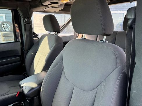 Used 2017 Jeep Wrangler Sport image 18