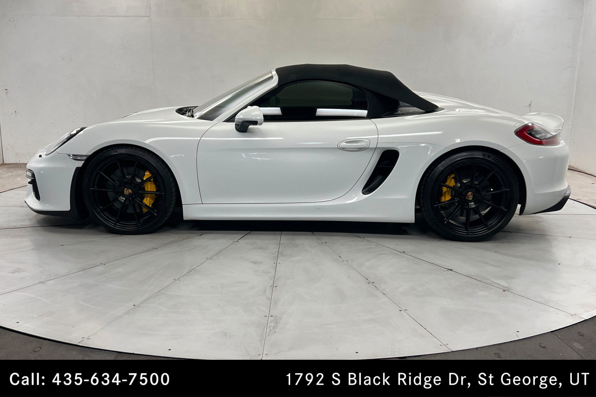 Used 2016 Porsche Boxster Spyder RWD image 2