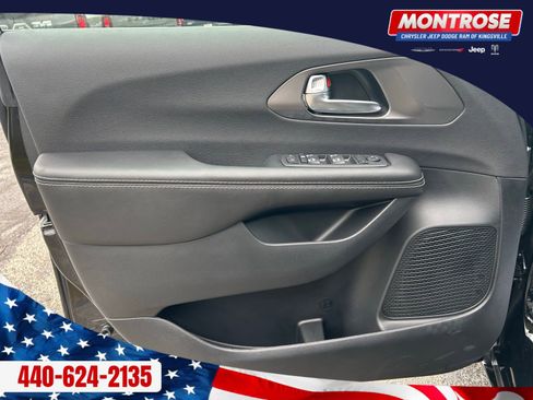 New 2026 Chrysler Voyager LX image 9