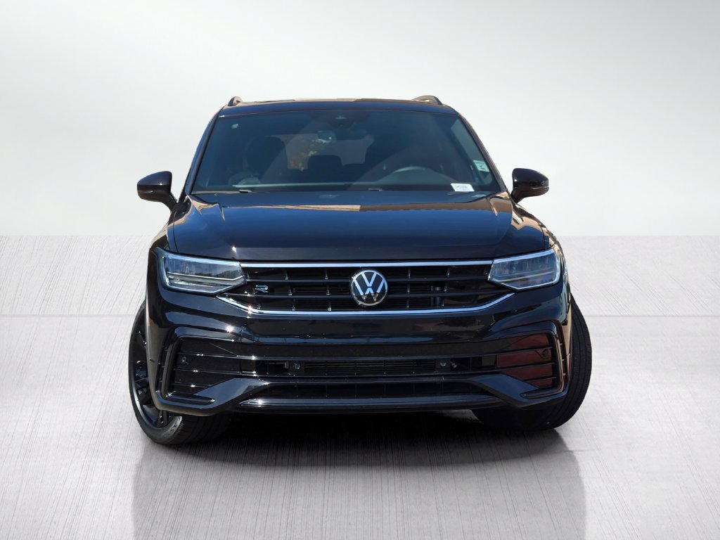 Used 2023 Volkswagen Tiguan SE R-Line FWD image 3
