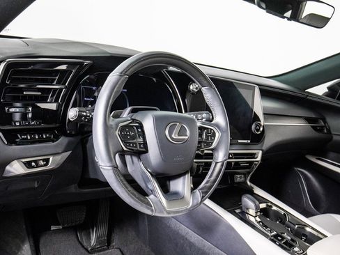 Used 2023 Lexus RX 350 Premium image 17