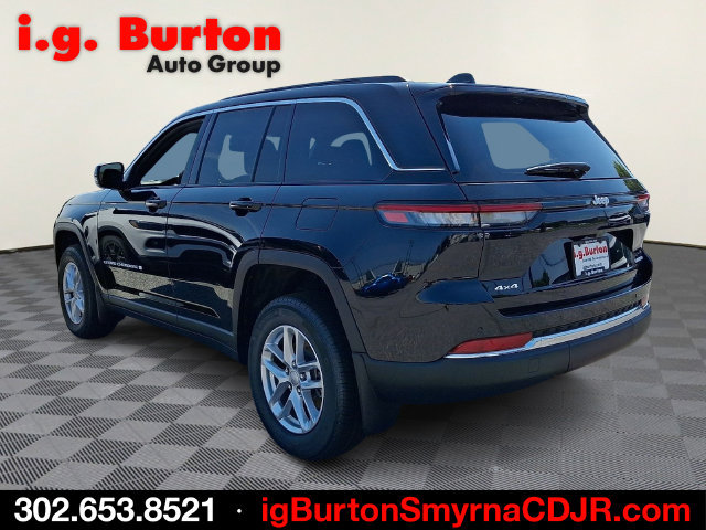 New 2026 Jeep Grand Cherokee Laredo w/ MOPAR Finishing Package AWD/4WD image 3