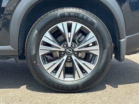 Used 2023 Nissan Rogue SV FWD image 35
