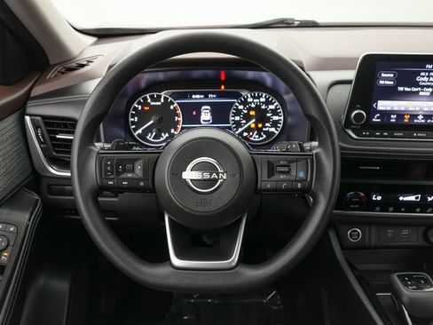 Used 2023 Nissan Rogue SV AWD/4WD image 13