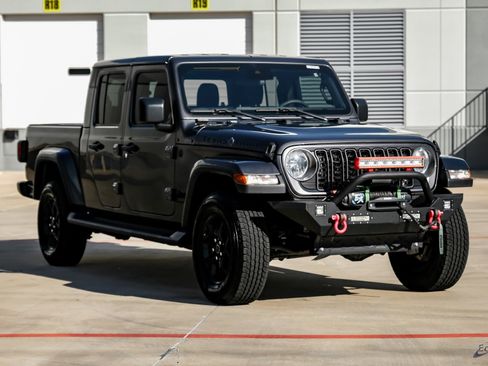 Used 2024 Jeep Gladiator Sport image 19