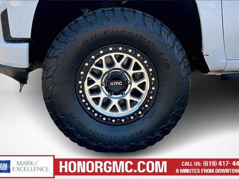 Used 2022 Chevrolet Silverado 1500 RST AWD/4WD image 33