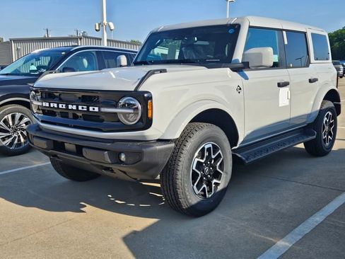 New 2026 Ford Bronco Outer Banks AWD/4WD image 2
