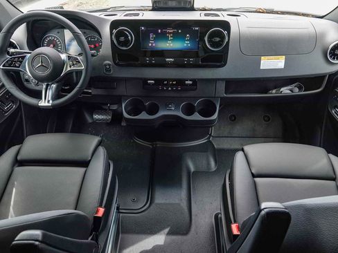 New 2025 Mercedes-Benz Sprinter 2500 image 11