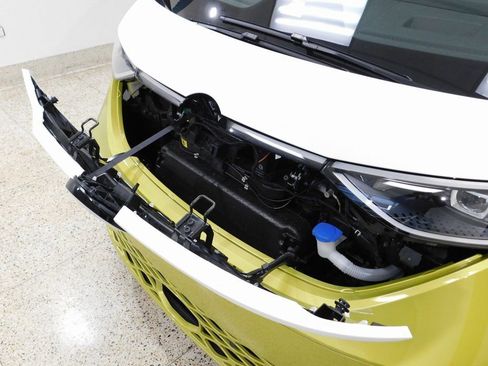 Used 2025 Volkswagen ID. Buzz 1st Edition image 13