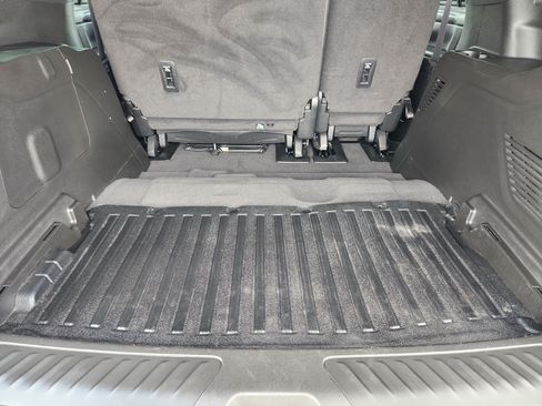 Used 2022 Chevrolet Tahoe 2WD w/ 1FL Safety Package image 32