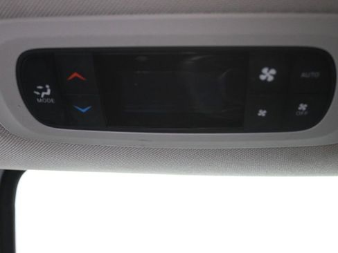Used 2023 Chrysler Pacifica Touring-L FWD image 26