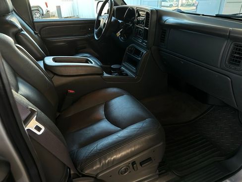 Used 2006 GMC Sierra 1500 SLT w/ Onstar Plus Package image 16