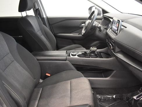 Used 2025 Nissan Rogue SV AWD/4WD image 19