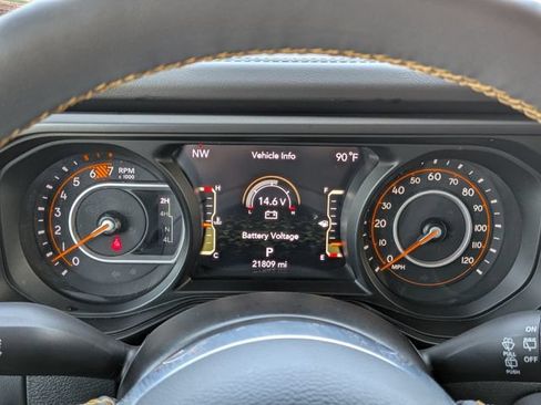 Used 2024 Jeep Wrangler Unlimited Sahara AWD/4WD image 27