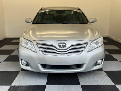 Used 2011 Toyota Camry XLE image 2