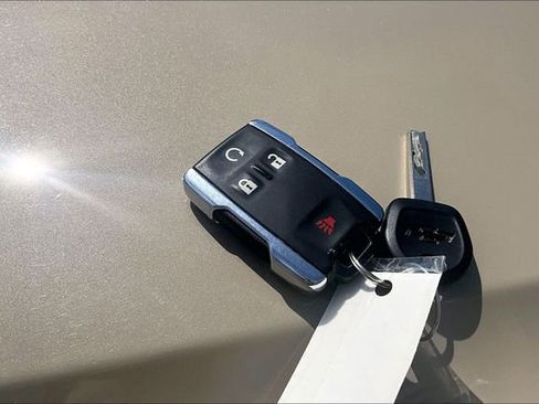 Used 2022 Chevrolet Colorado Z71 AWD/4WD image 10