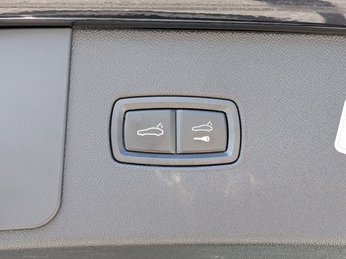 Used 2023 Porsche Cayenne AWD/4WD image 14