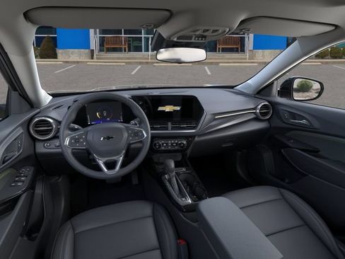 New 2026 Chevrolet Trax ACTIV w/ Sunroof Package FWD image 15