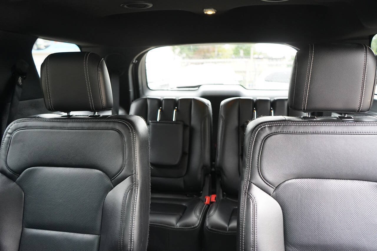 Used 2016 Ford Explorer Limited w/ Equipment Group 301A AWD/4WD image 25