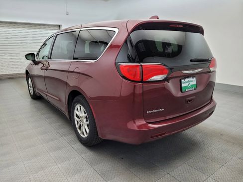 Used 2017 Chrysler Pacifica Touring FWD image 5