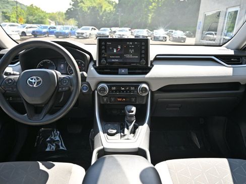 Used 2019 Toyota RAV4 XLE AWD/4WD image 13